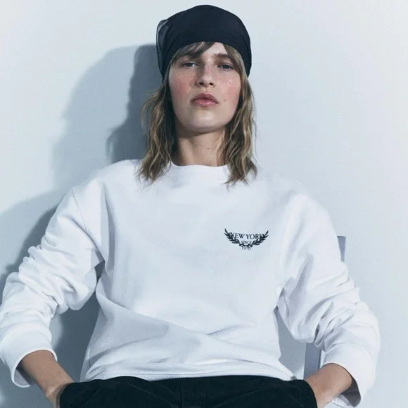 ZARA TEXT PRINT SWEATSHIRT - Picture 2 of 8